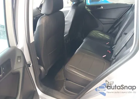 2010 Volkswagen Tiguan Wolfsburg Edition z USA, uszkodzony, nr VIN WVGAV7AX9AW528186